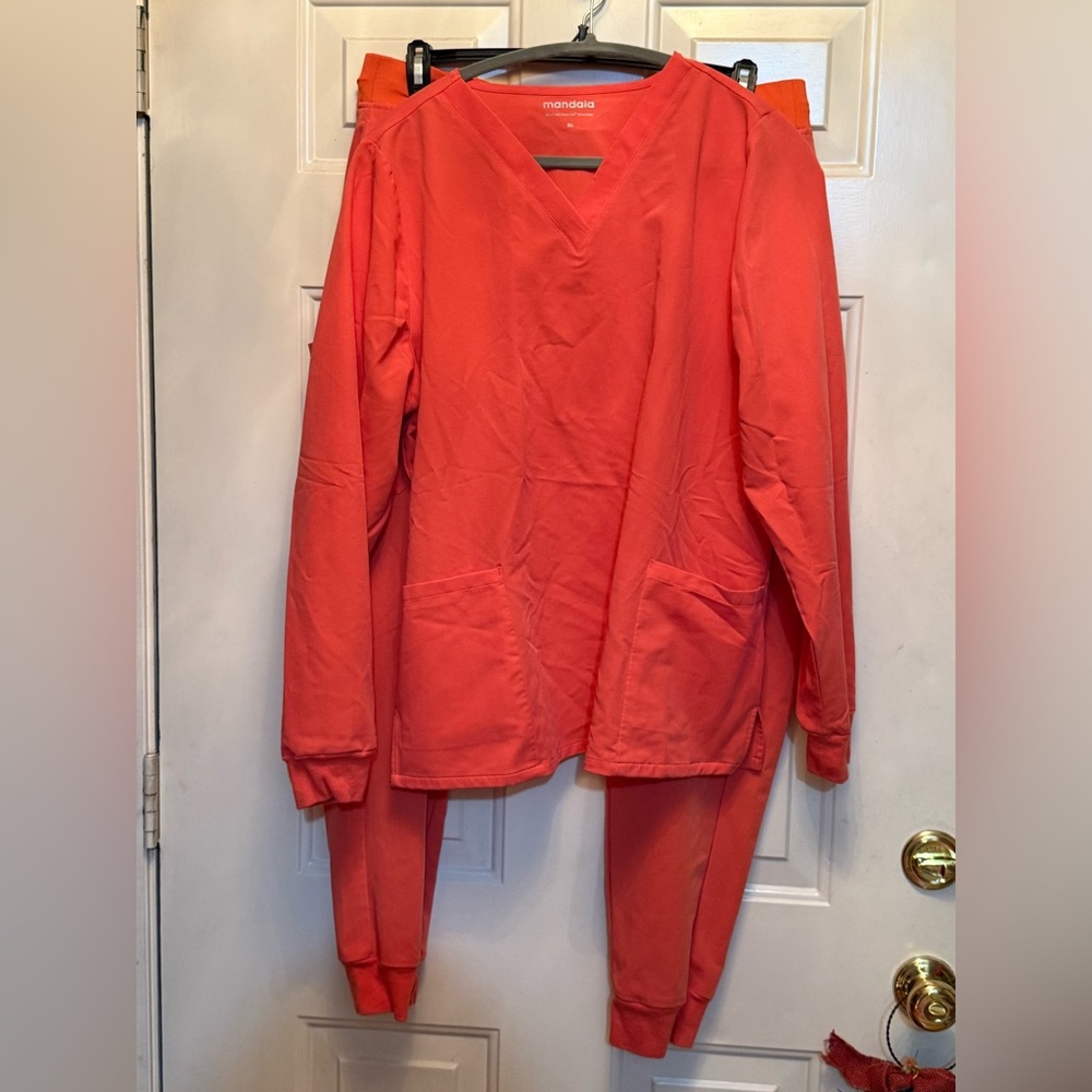 Mandala Women’s Sun-kissed Coral Long Sleeve Scrub Set with Jogger Pants XL